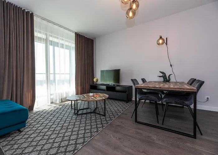 Highest Building In Baltic States!!!! Apartman